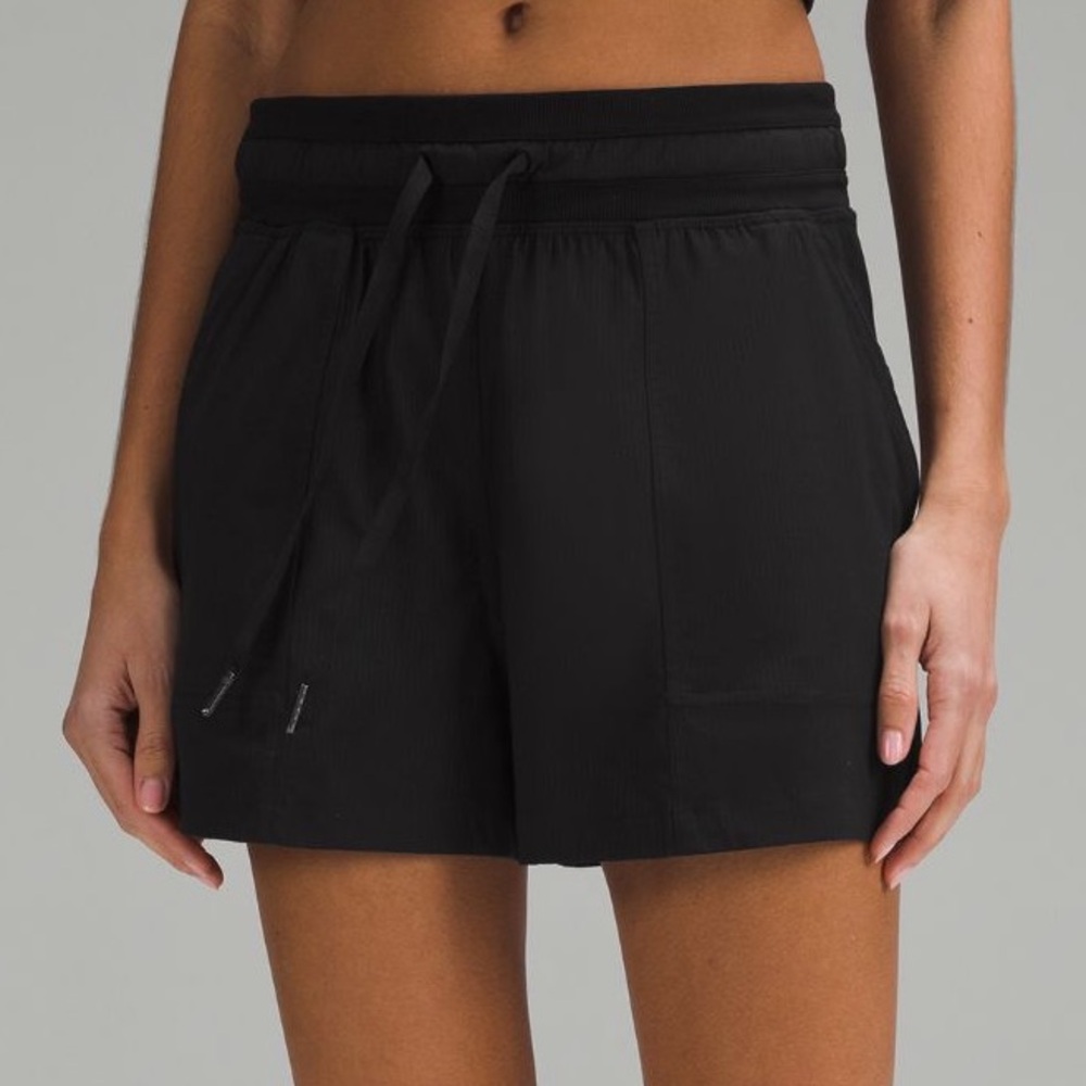 Lululemon Dance Studio High Rise Short 3.5” size 6
